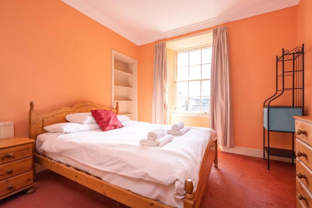 Apartment Spacious 2 Bedroom Flat In The City Centre