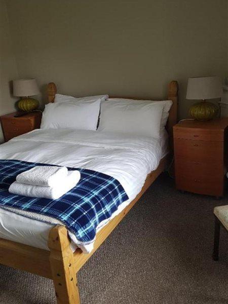 Ivy- Braveheart Guest house Edinburgh