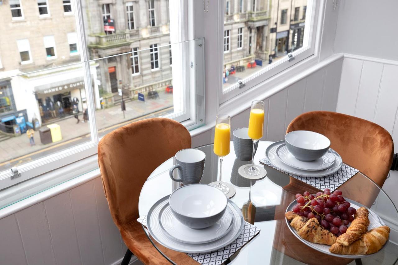 Apartment Altido Gorgeous Flat Overlooking Castle Edinburgh