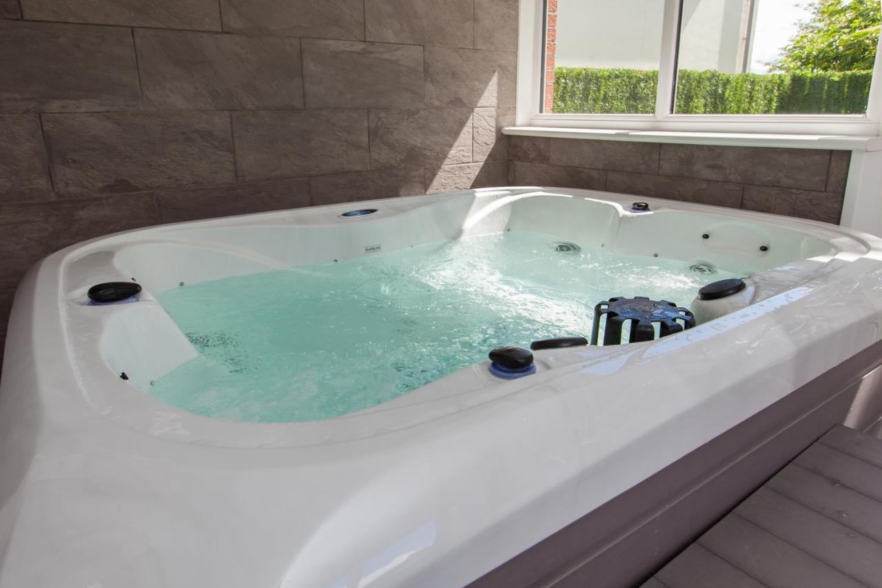 Holiday home Luxury Arthur Seat Viewtownhouse With A Hot Tub *