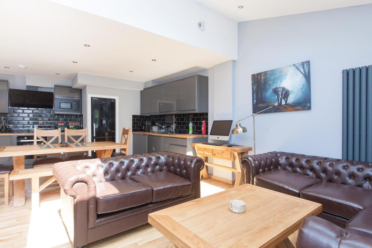 Holiday home Luxury Arthur Seat Viewtownhouse With A Hot Tub *