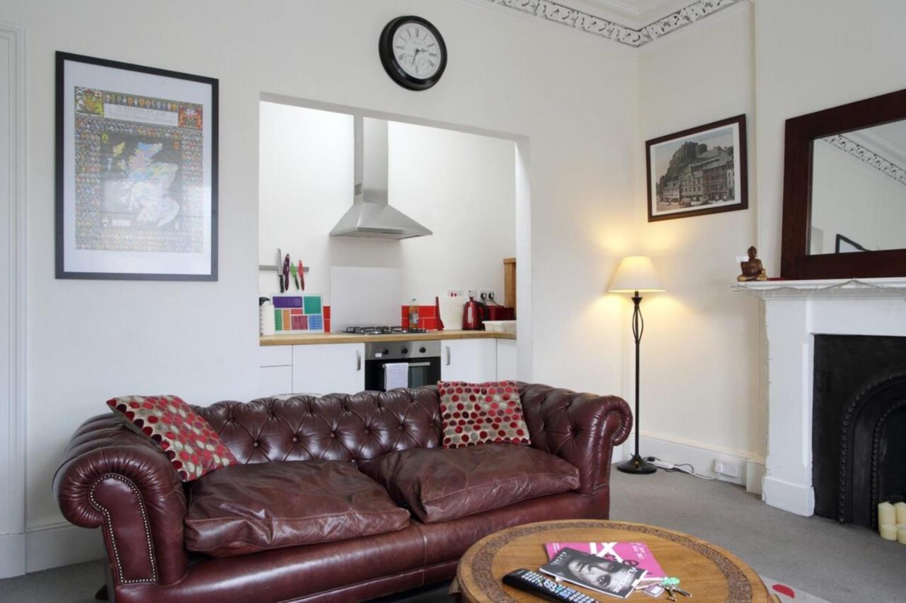 Apartment Modern And Colourful Flat By The Castle