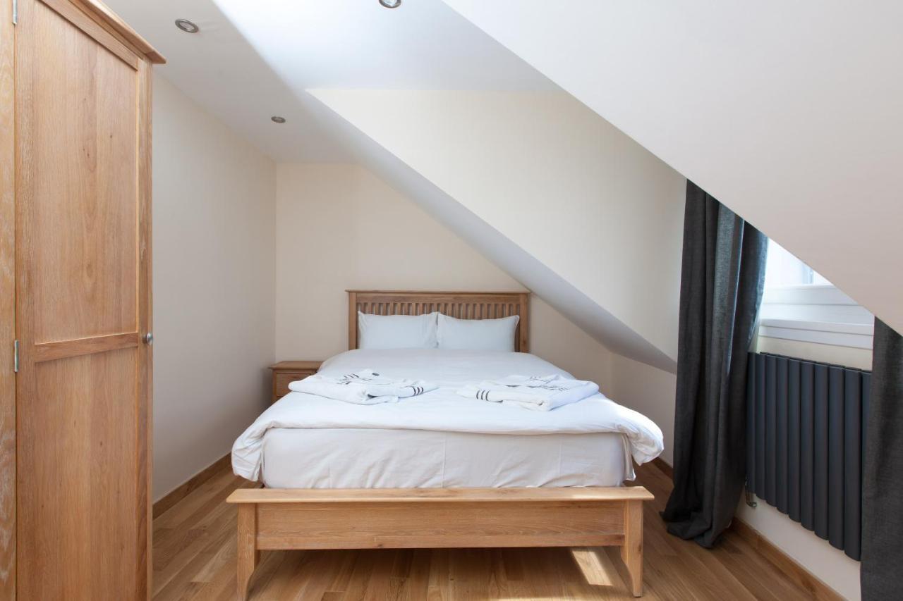 Luxury Arthur Seat Viewtownhouse With A Hot Tub Holiday home Edinburgh