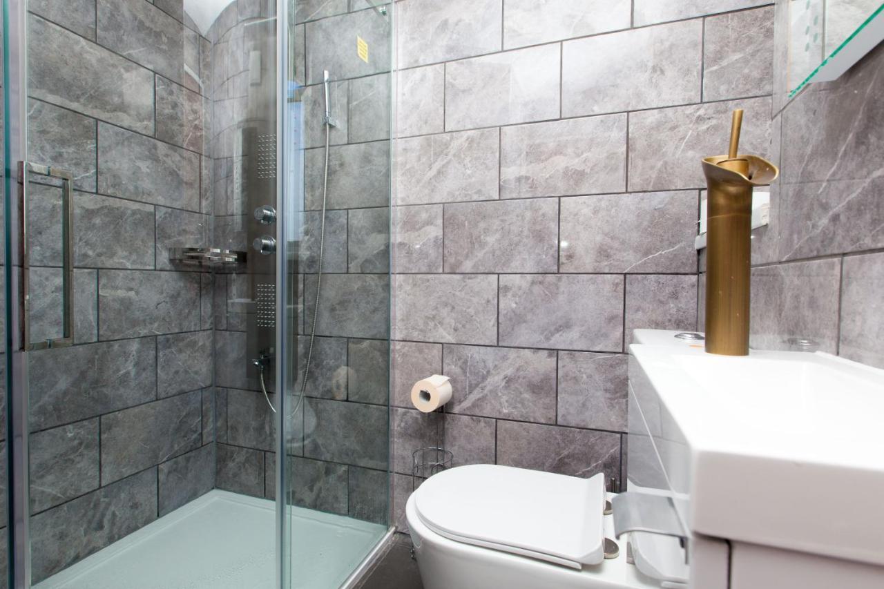 Luxury Arthur Seat Viewtownhouse With A Hot Tub Holiday home *