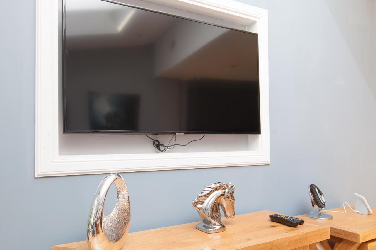 Holiday home Luxury Arthur Seat Viewtownhouse With A Hot Tub