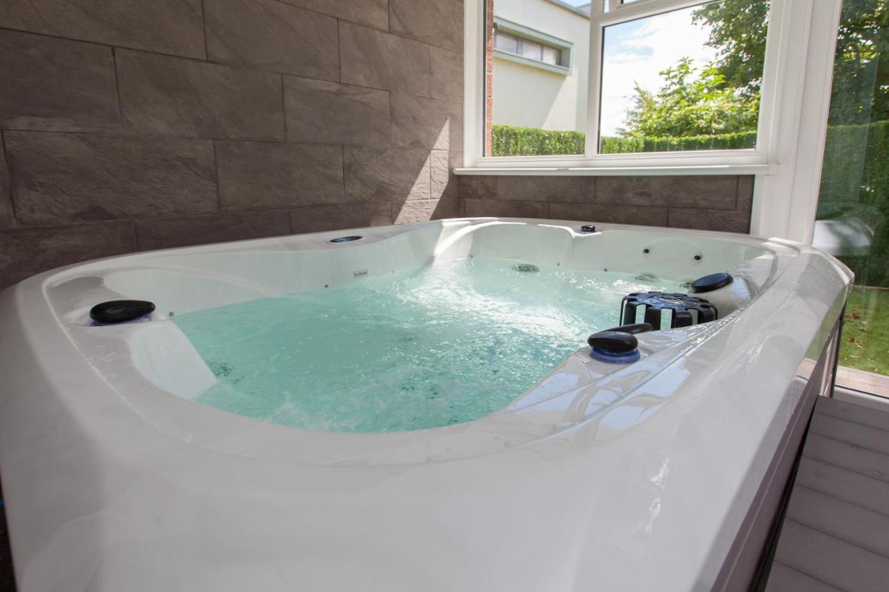 Holiday home Luxury Arthur Seat Viewtownhouse With A Hot Tub
