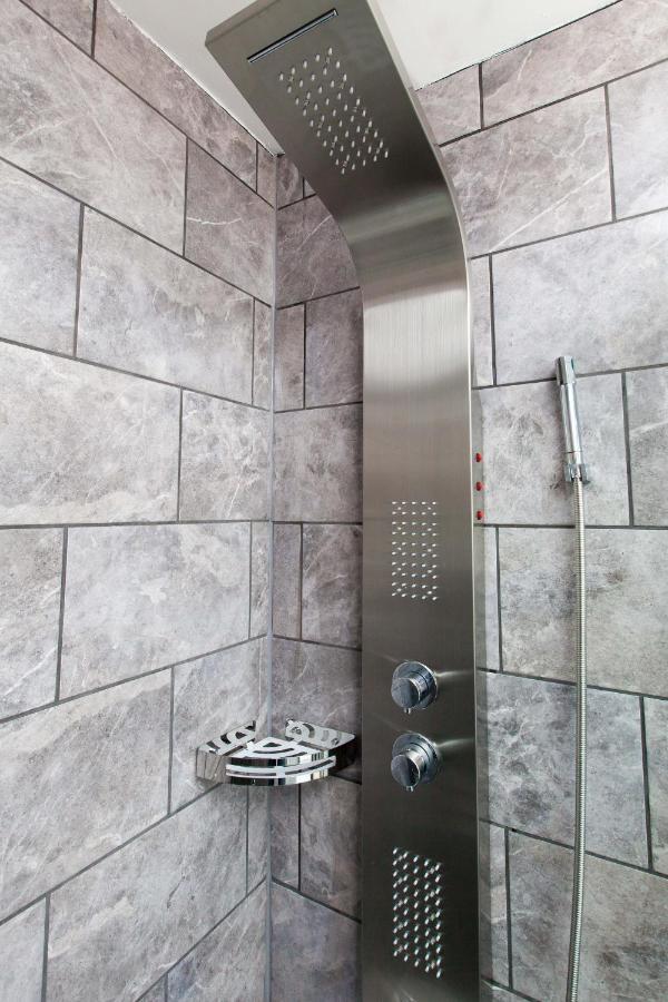 Luxury Arthur Seat Viewtownhouse With A Hot Tub Edinburgh