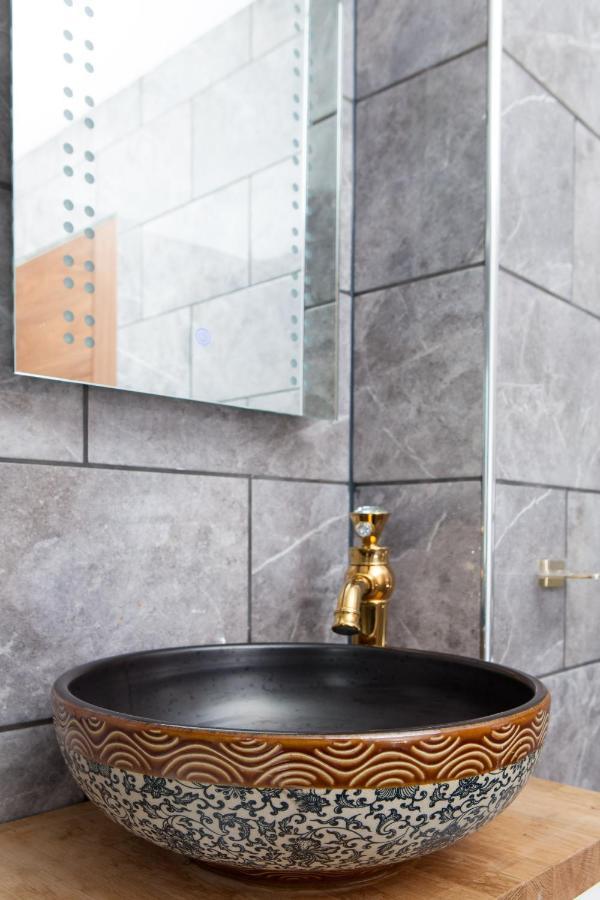 Luxury Arthur Seat Viewtownhouse With A Hot Tub Holiday home Edinburgh