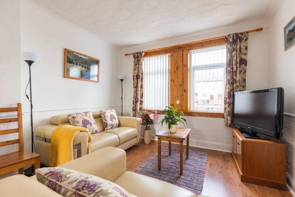 Beautiful 2 Bedroom Flat In * Edinburgh