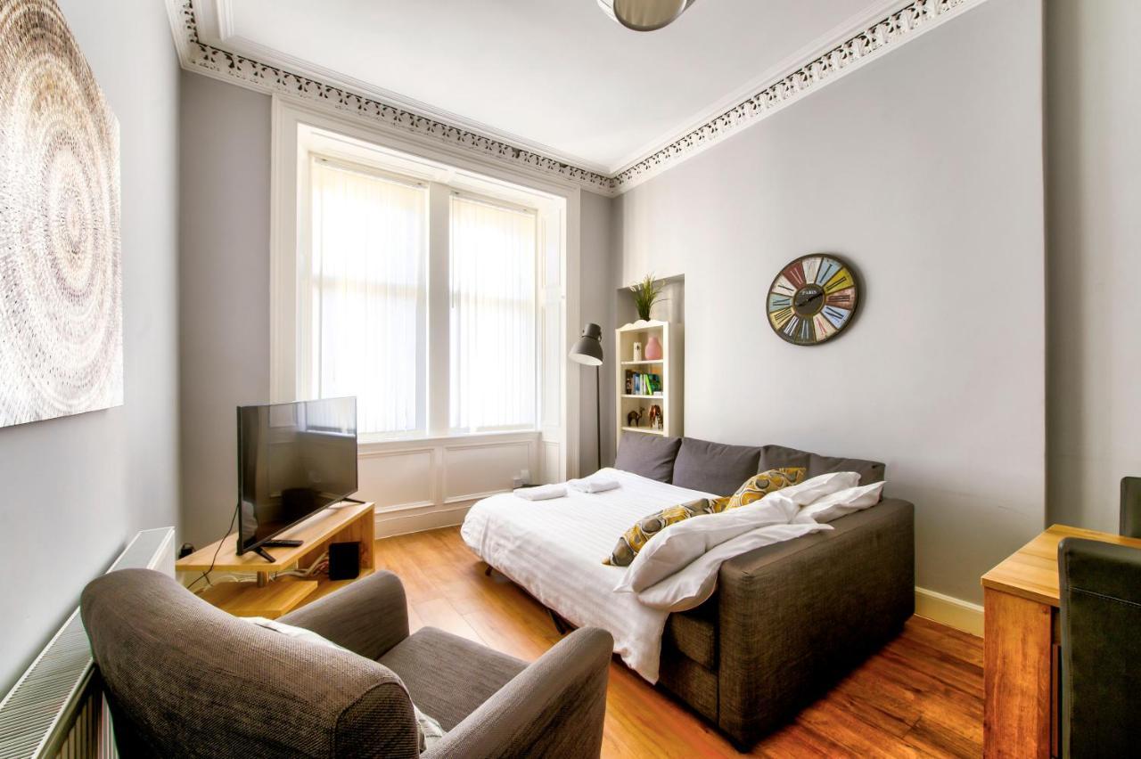 Apartment Sleeps 6 Free Parking Edinburgh