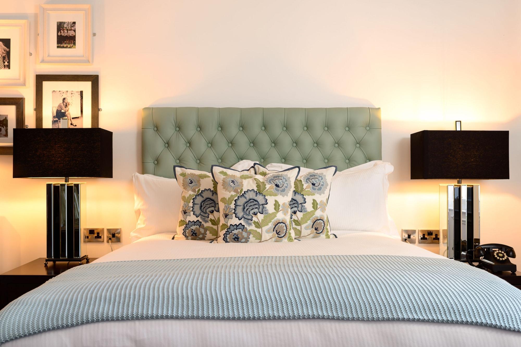 Black Ivy 4* Edinburgh