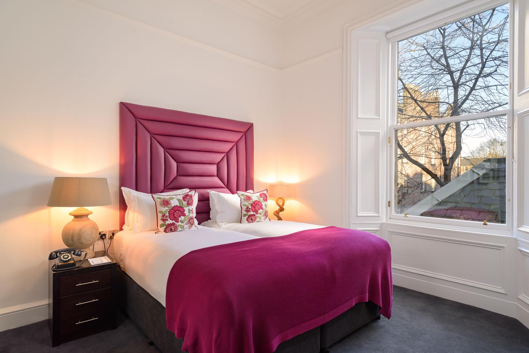 Black Ivy Hotel