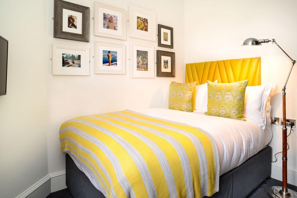 Black Ivy 4* Edinburgh