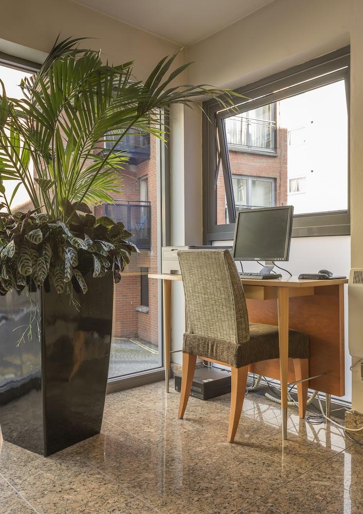 Holyrood Aparthotel 4*