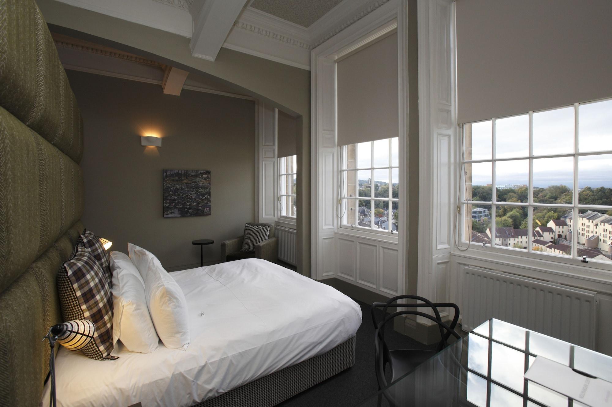 B+B Edinburgh Hotel 4*