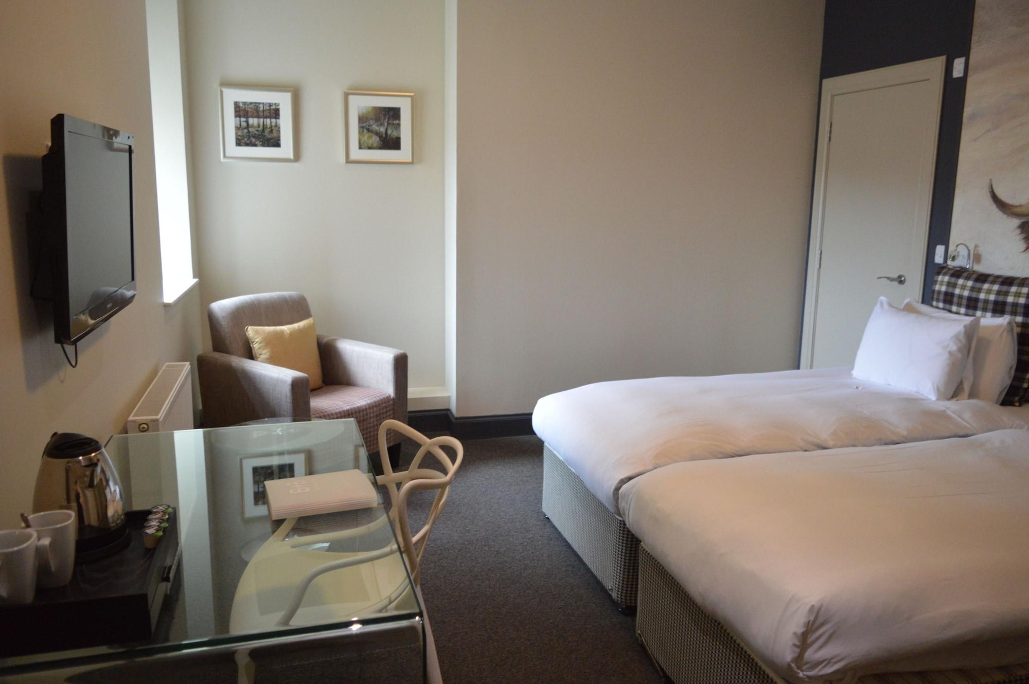 B+B Edinburgh Hotel 4*
