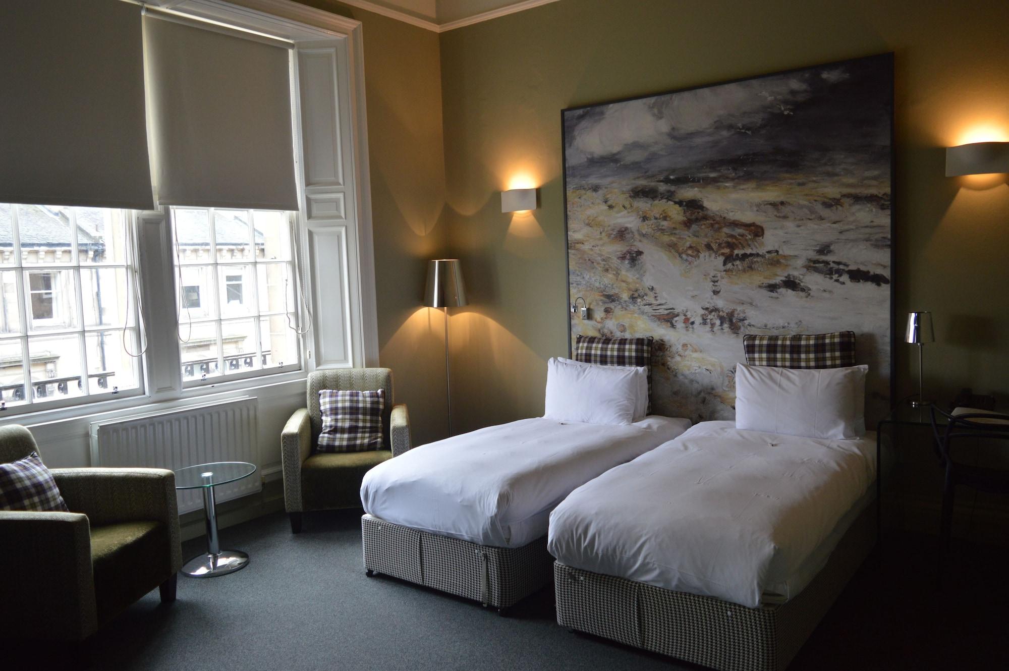 Hotel B+B Edinburgh 4*