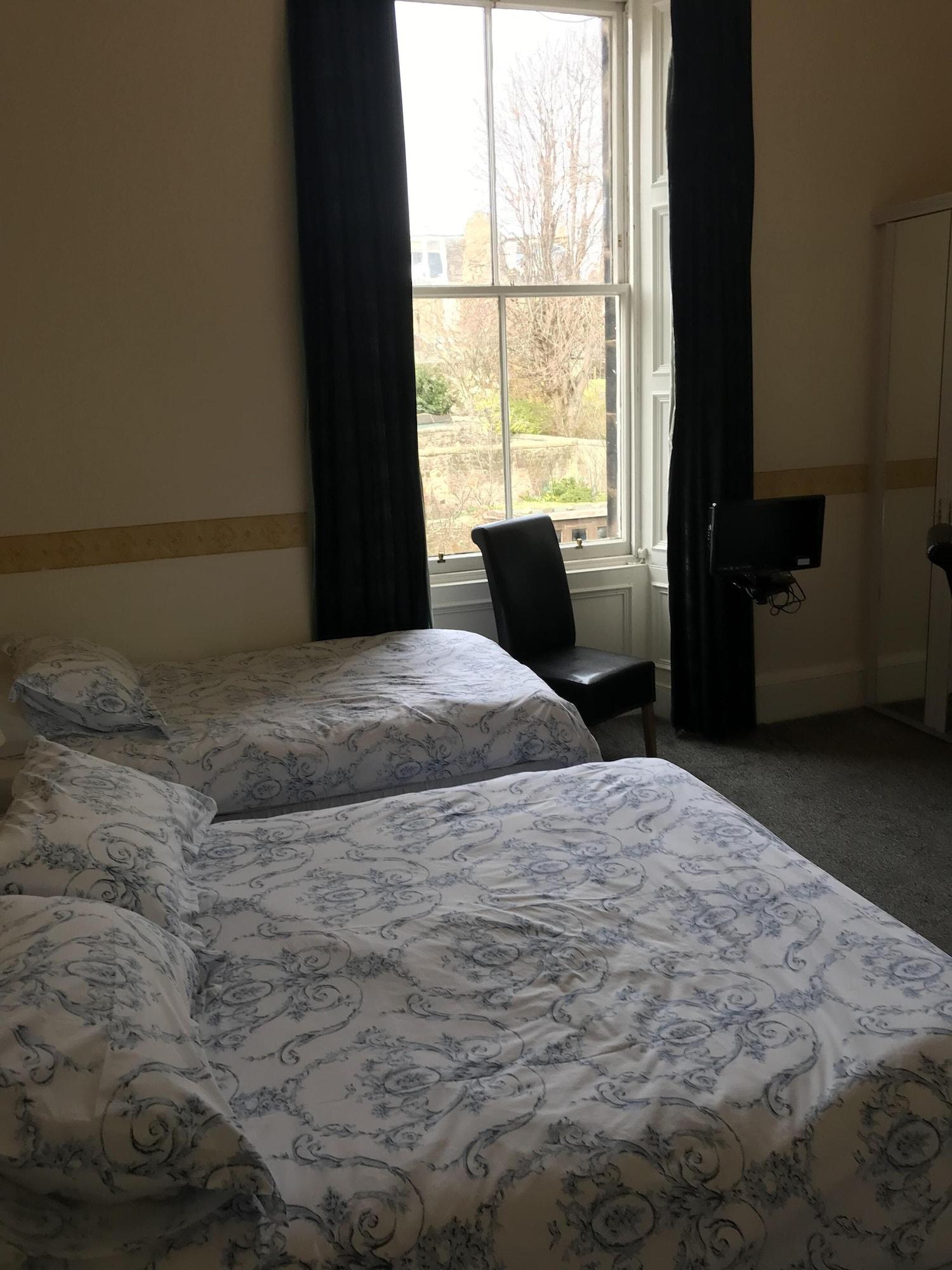 Dorstan House 3*
