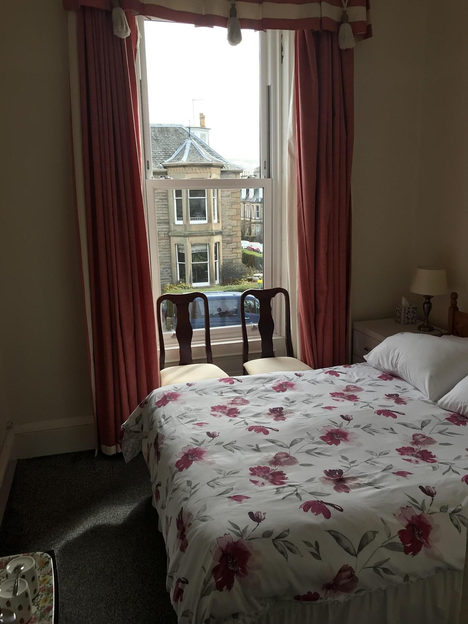 Dorstan House 3*