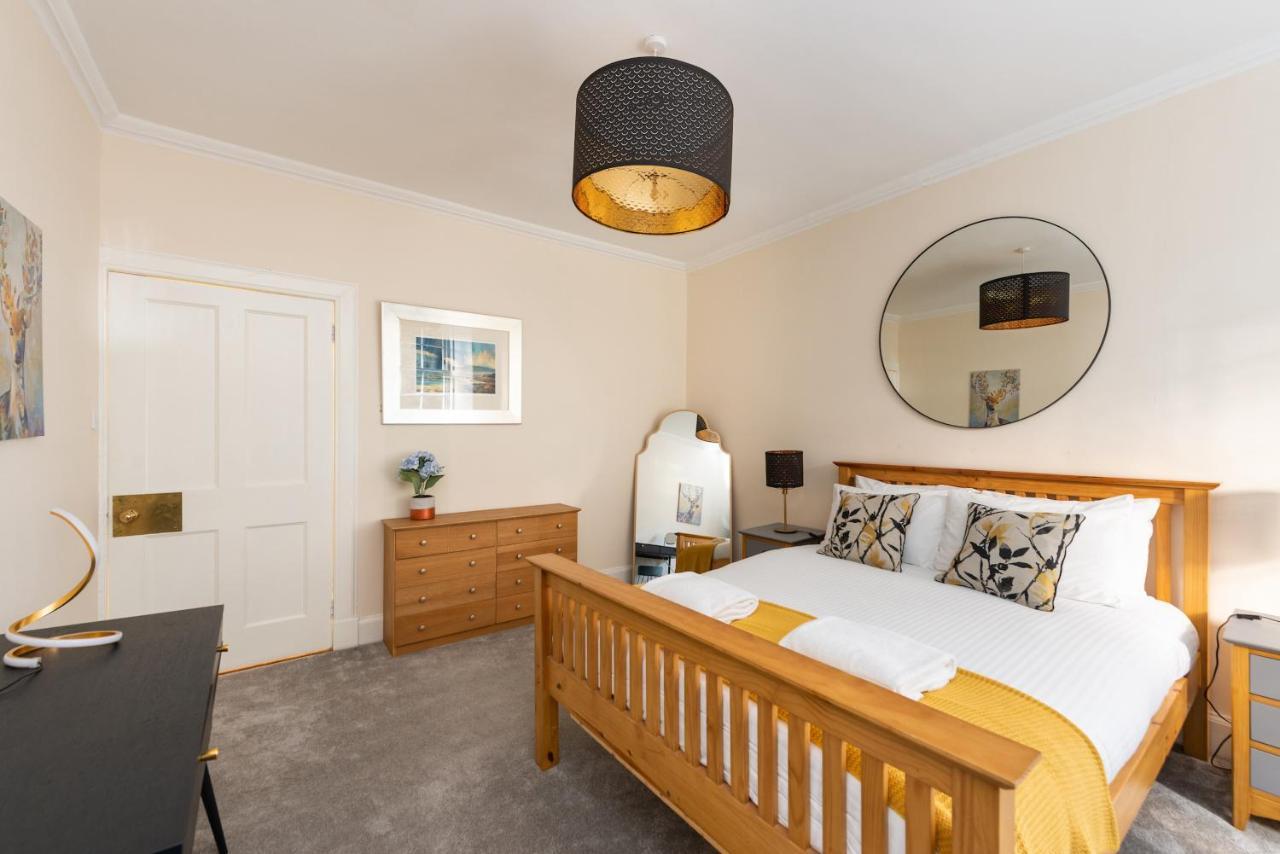 Lovely 3 Bed In Apartment Edinburgh