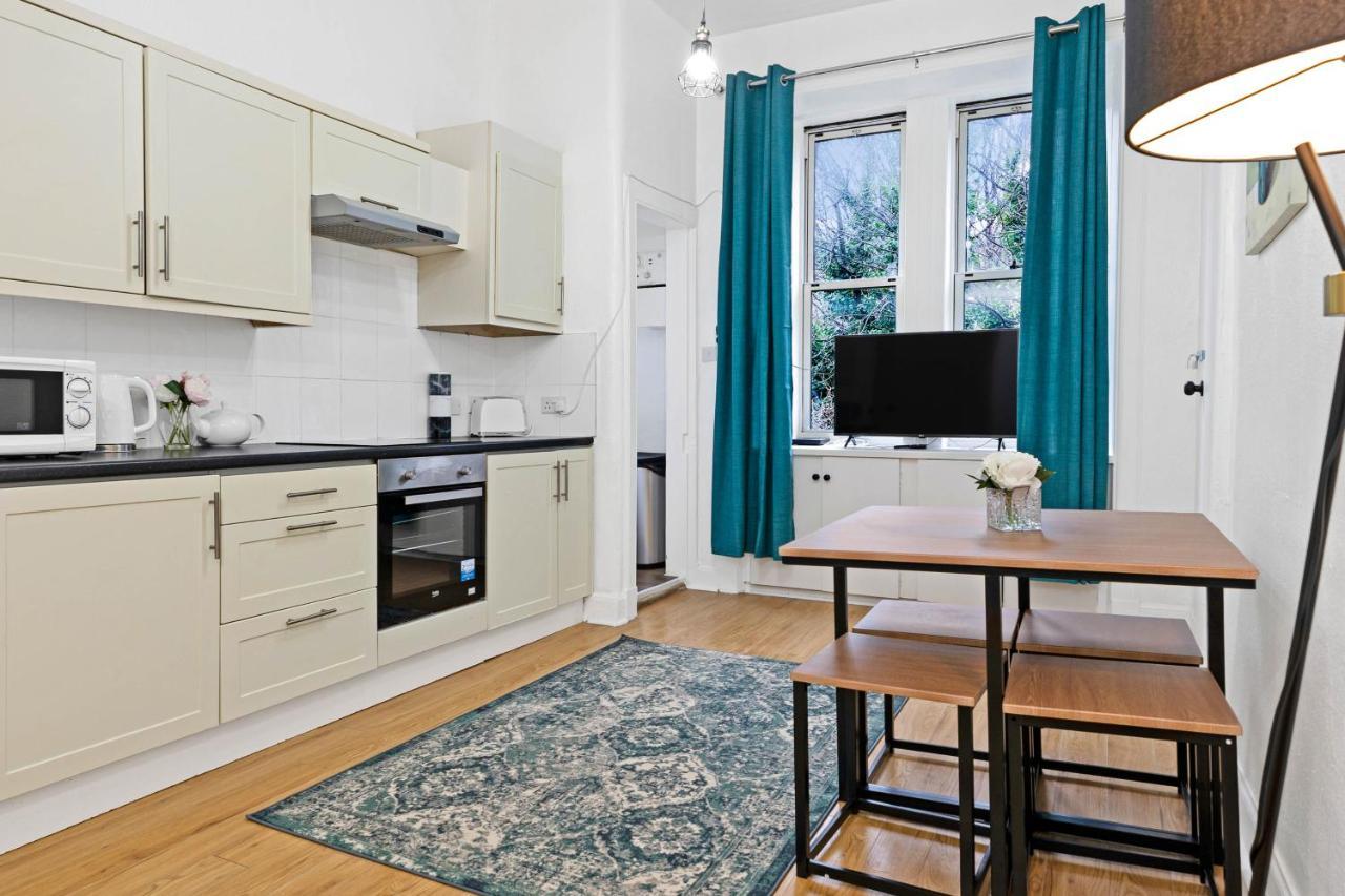 Apartment Wonderful & Comfy 2 Bedroom - Close To Centre - Free Parking