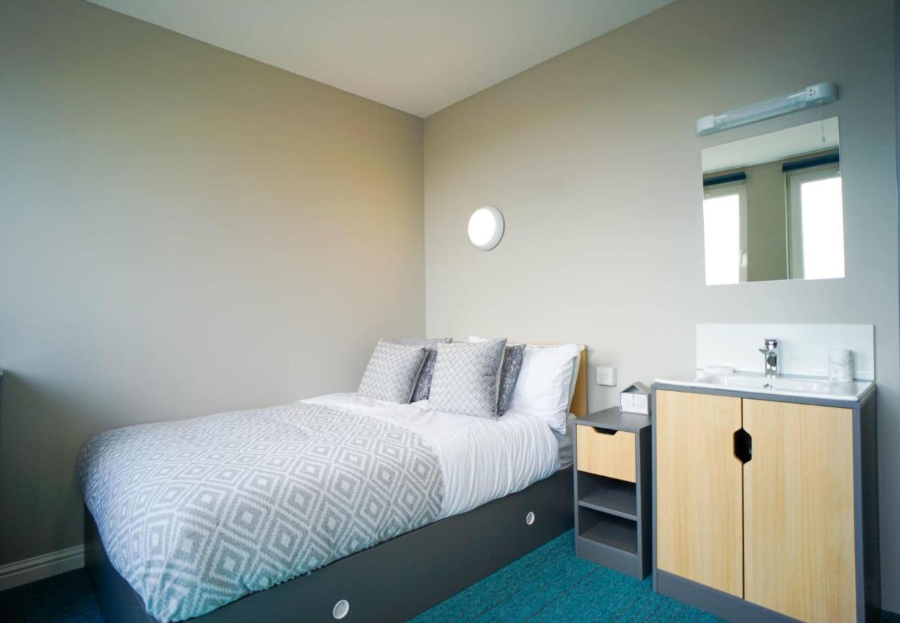 8 Roxburgh Apartment *