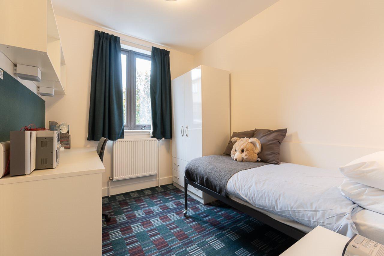 First Holland House Hotel