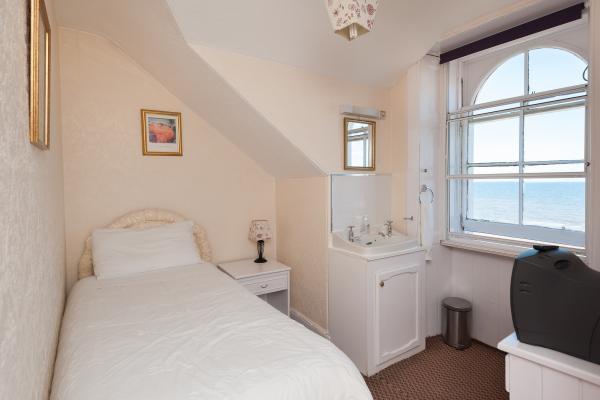 Bed & Breakfast Beachfront 2*