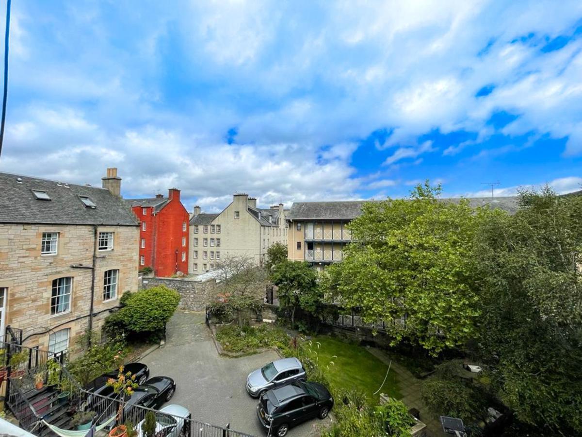 Charming 3 Bed In Old Town Apartment EDI
