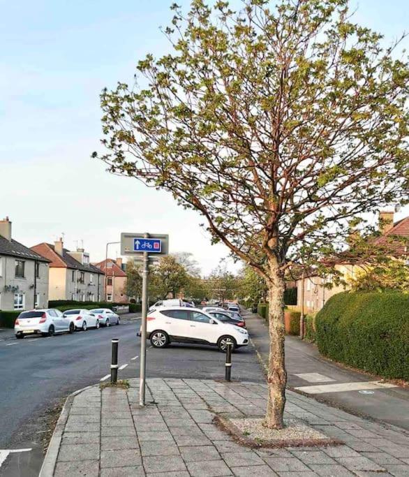 Ferienhaus 3 Bedroom Well Connected Family Free Parking EDI