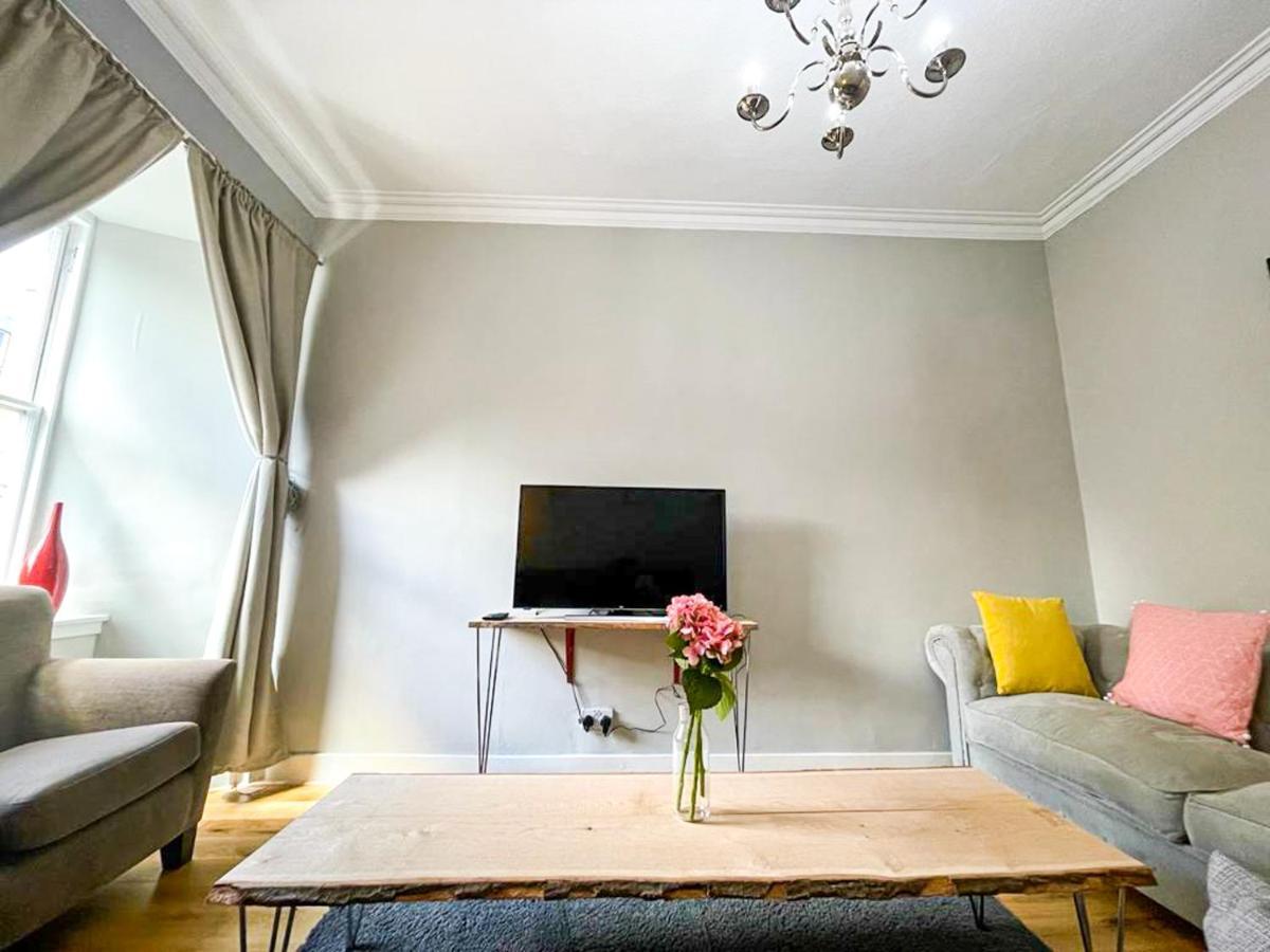 Charming 3 Bed In Old Town Apartment EDI