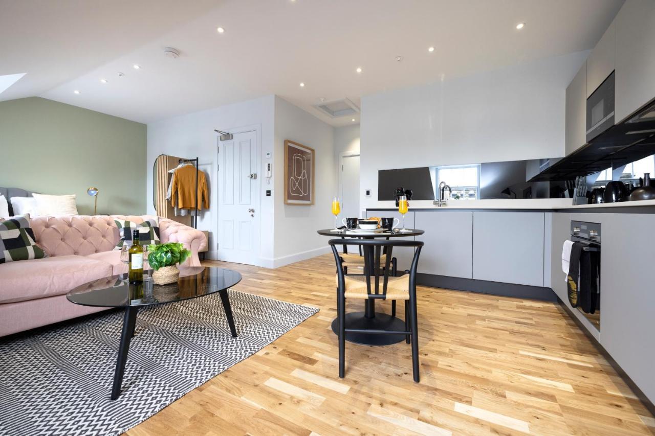 Dragon Luxury Serviced At Alva Street