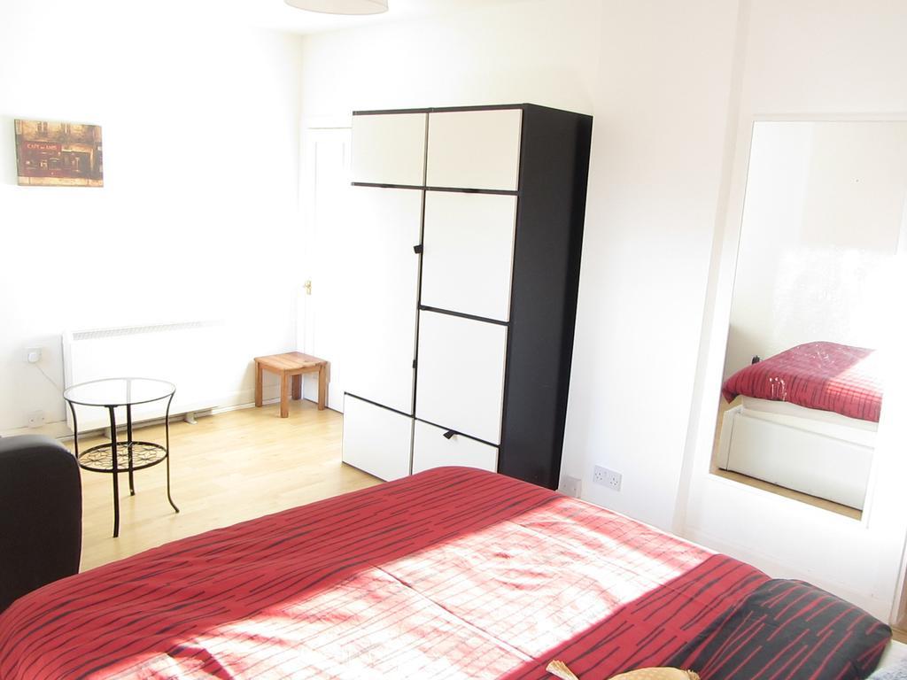 Apartment Claremont Court *