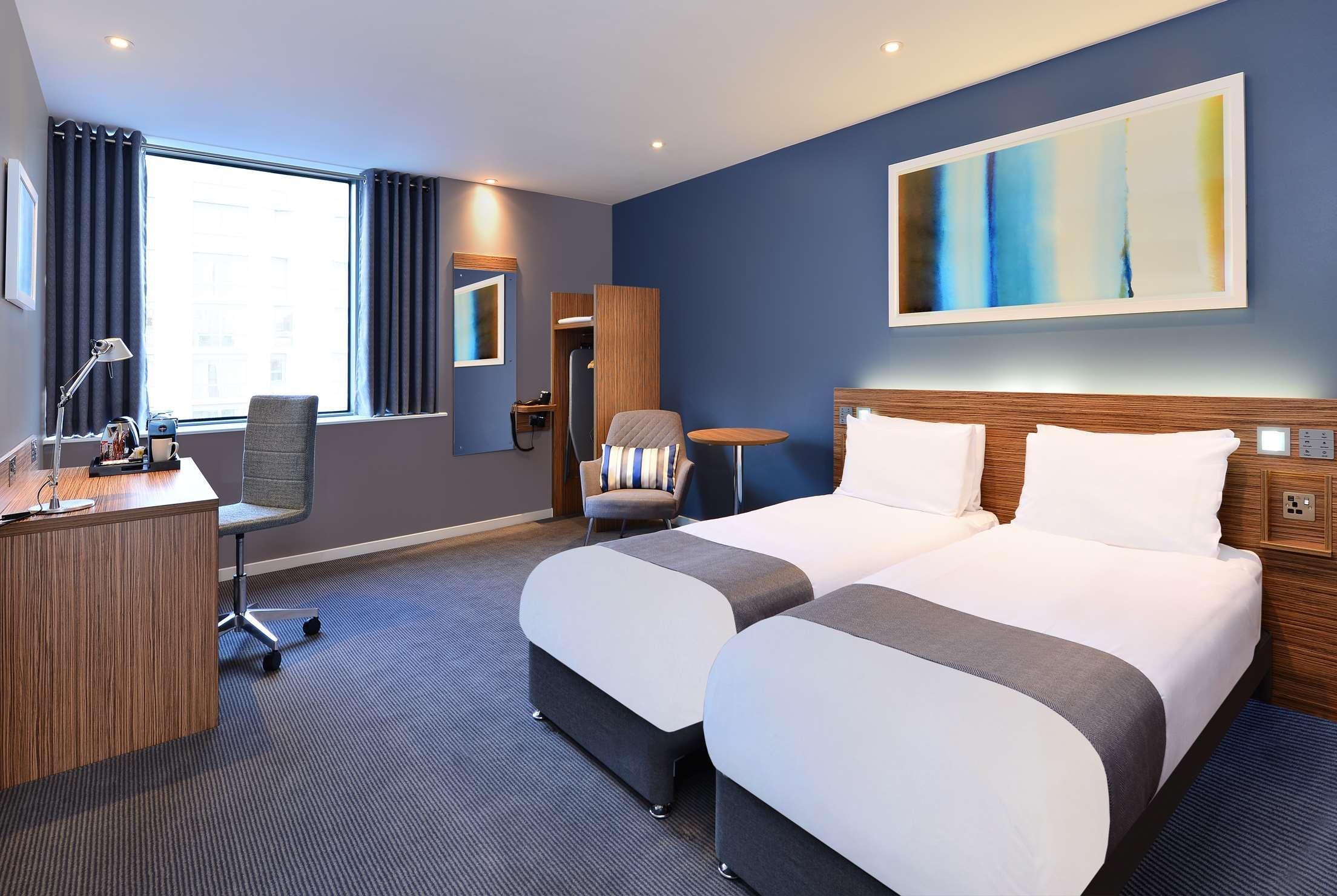 Travelodge 3* Edinburgh