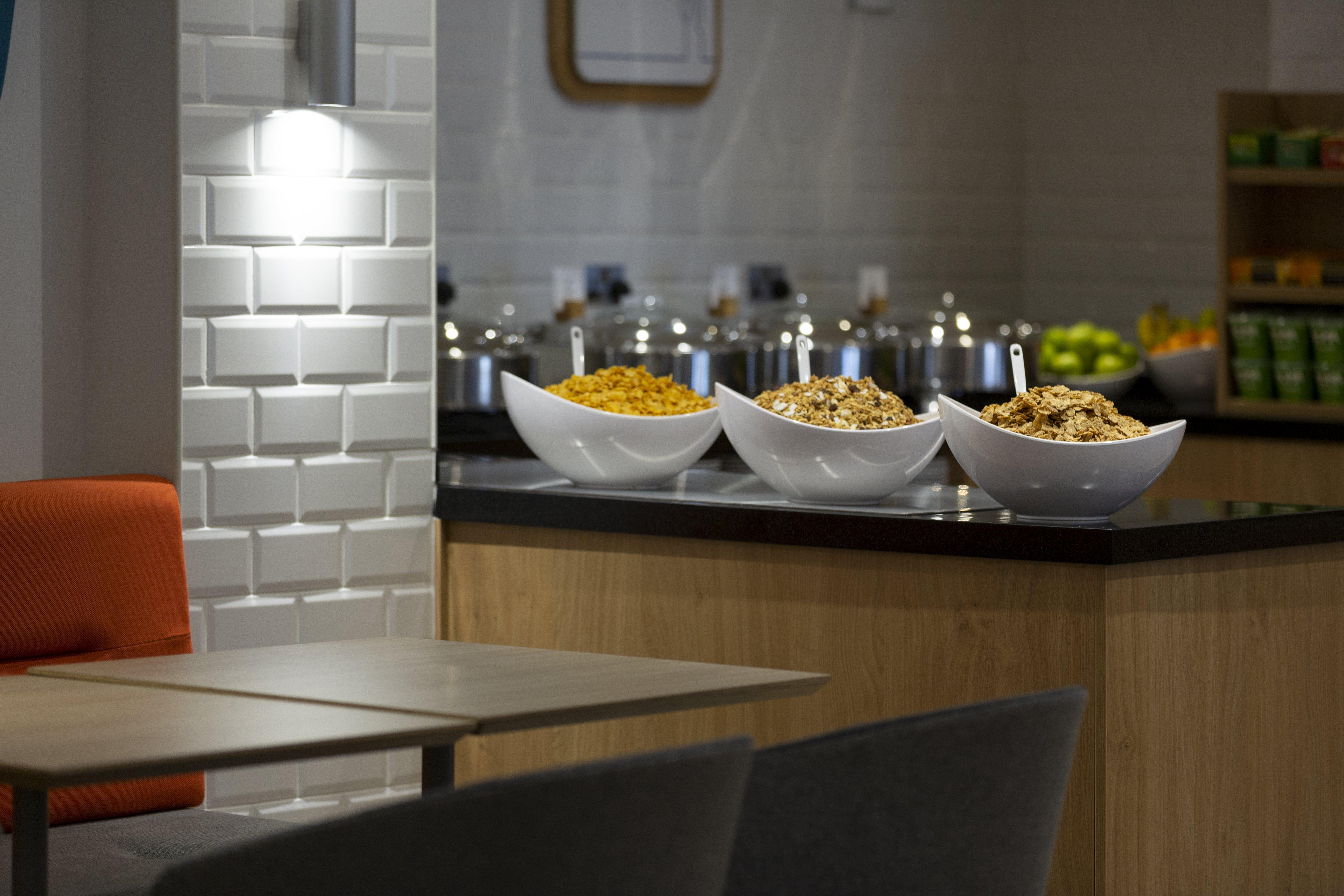 Hotel Express Centre By Ihg