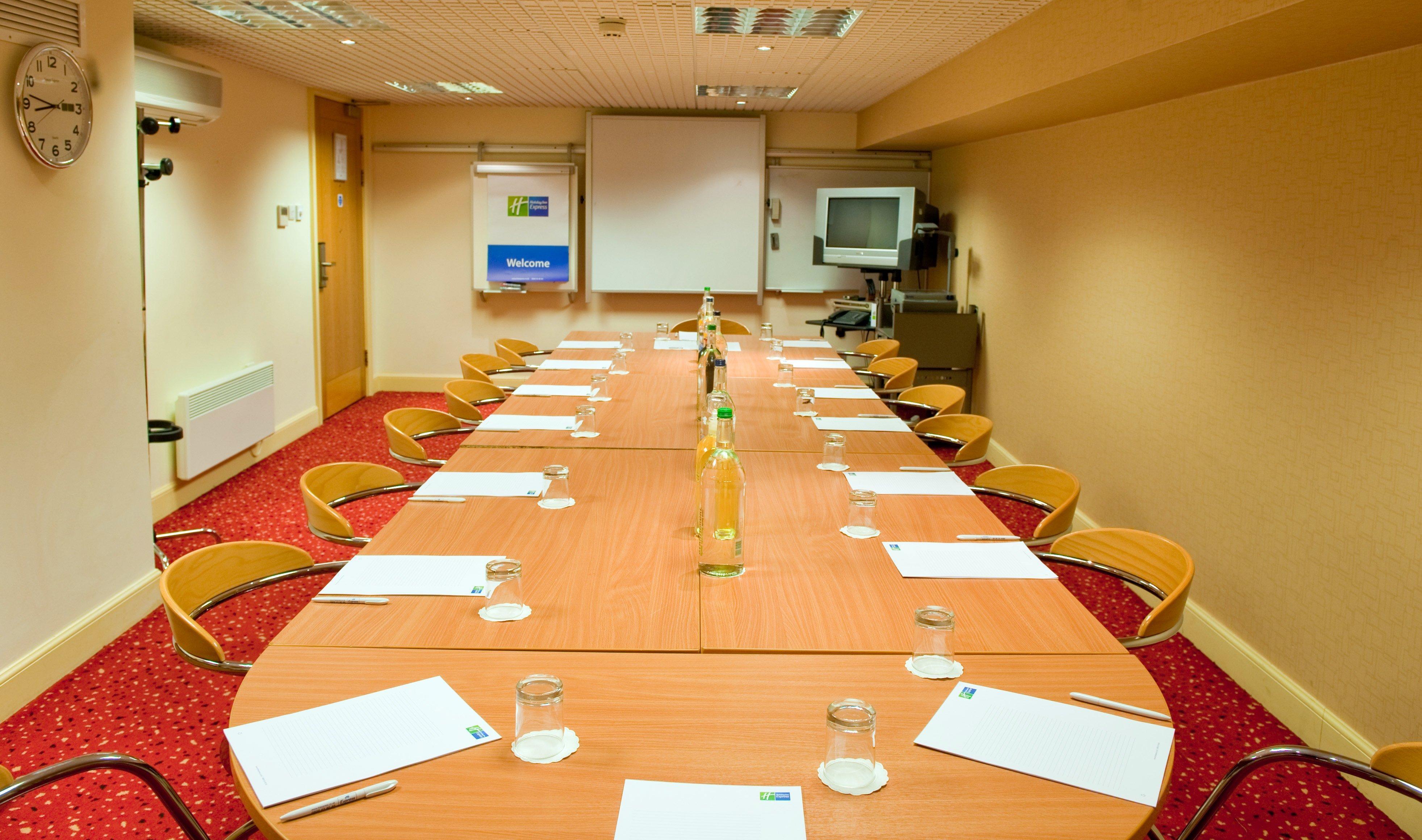 Hotel Express Centre By Ihg