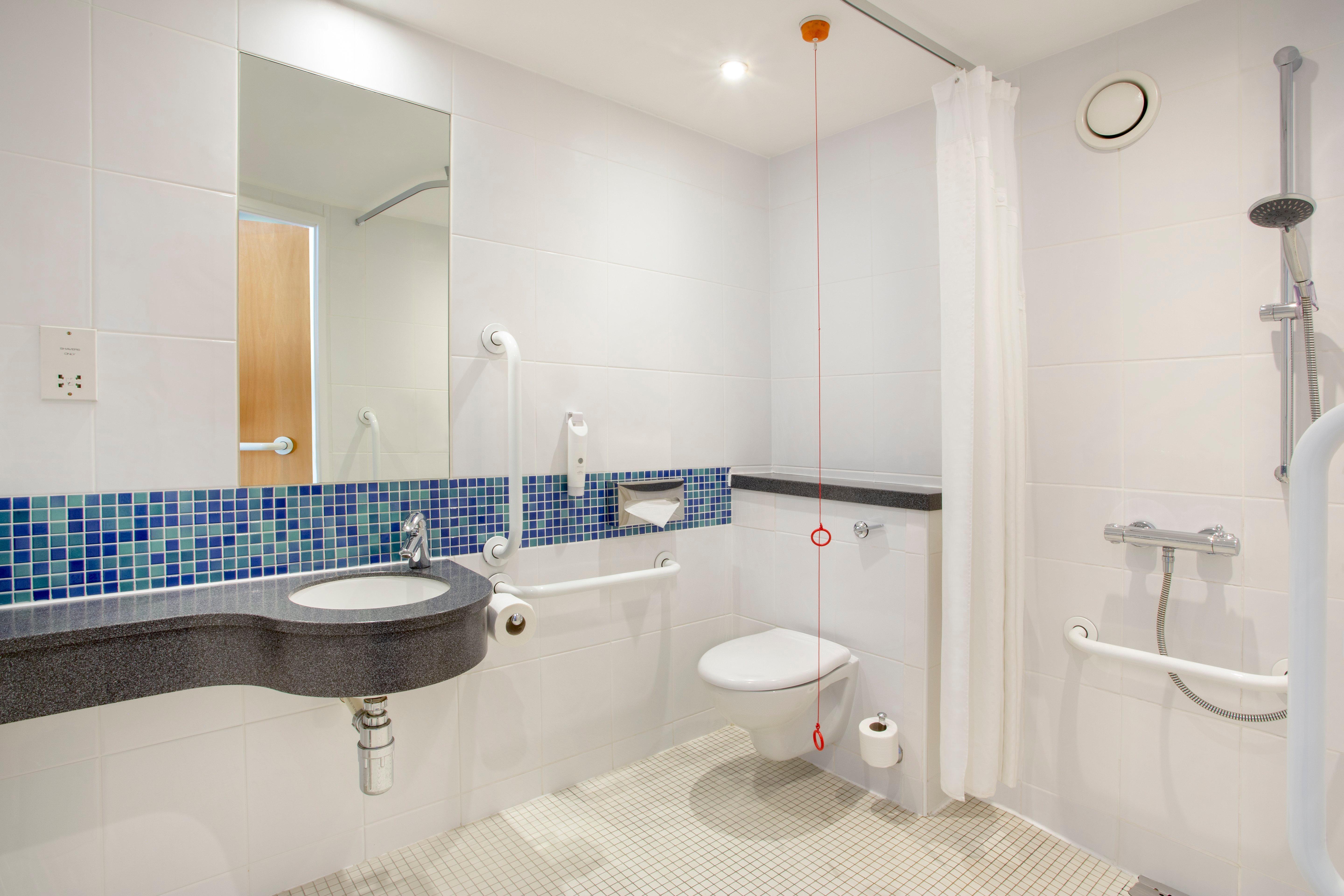 Express Centre By Ihg Hotel 3*