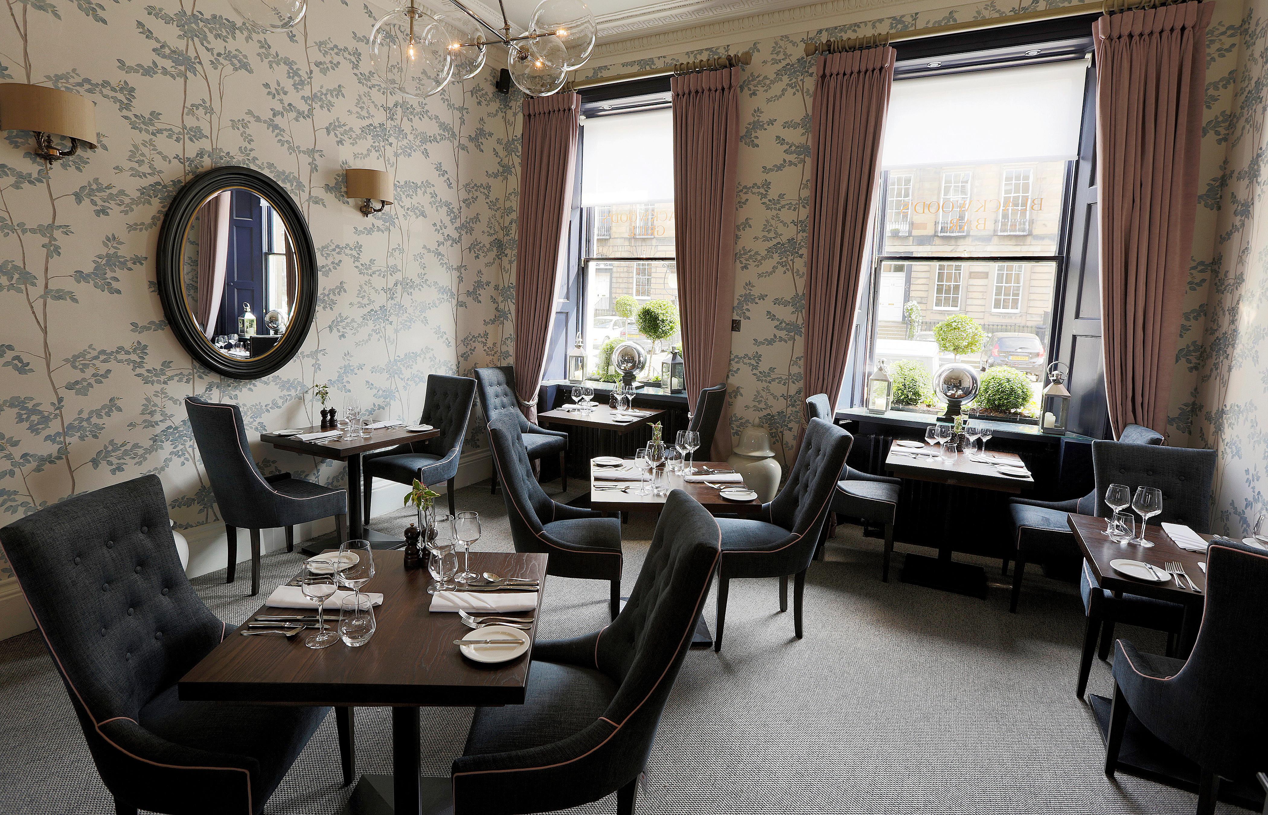 Nira Caledonia Hotel 4*