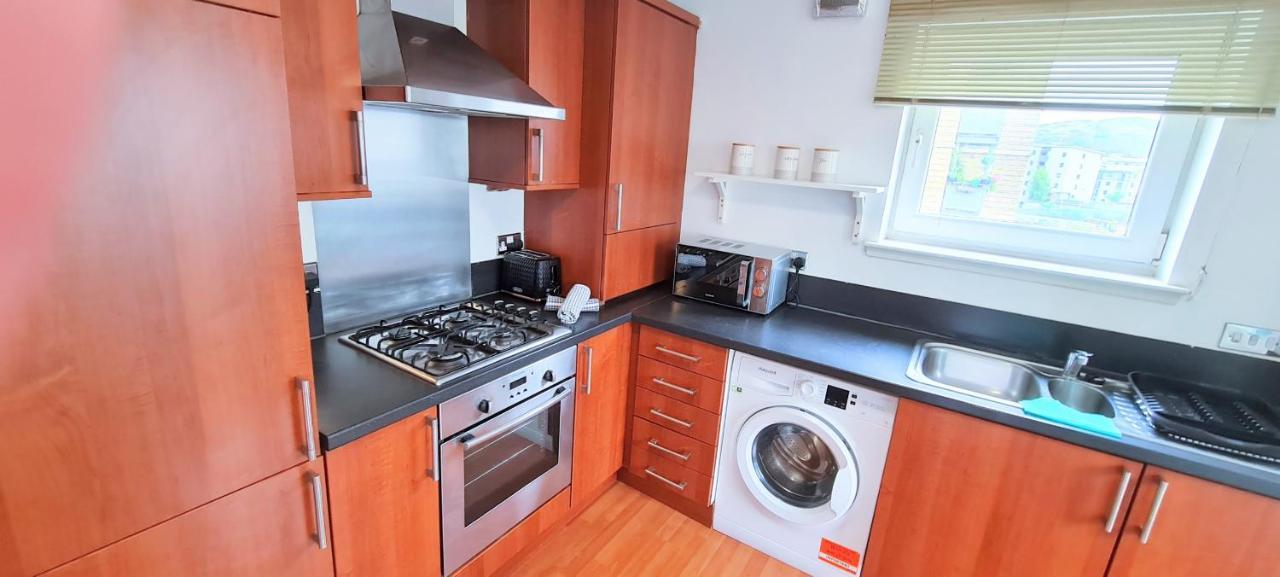 Apartment Modern Spacious 3 Bedroom Centre - Free Parking - Private Balcony - Excellent Service Edinburgh