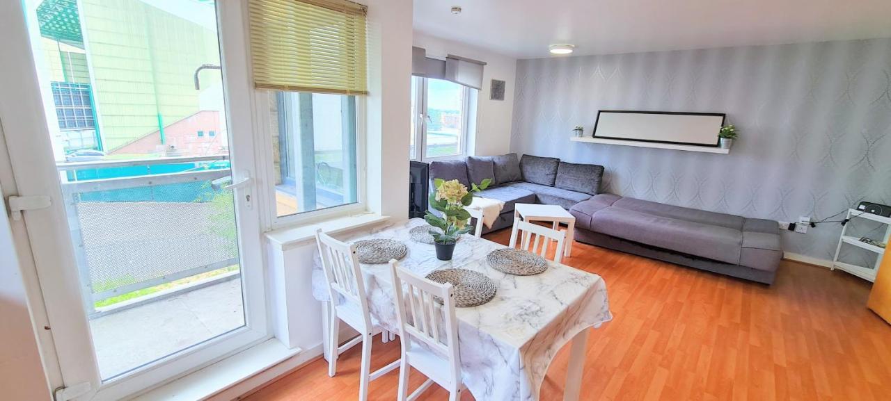 Apartment Modern Spacious 3 Bedroom Centre - Free Parking - Private Balcony - Excellent Service Edinburgh