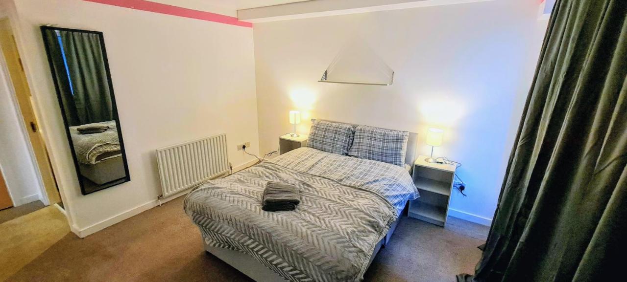 Apartment Modern Spacious 3 Bedroom Centre - Free Parking - Private Balcony - Excellent Service Edinburgh