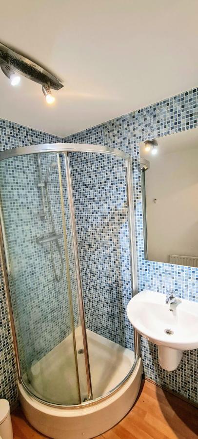 Apartment Modern Spacious 3 Bedroom Centre - Free Parking - Private Balcony - Excellent Service Edinburgh
