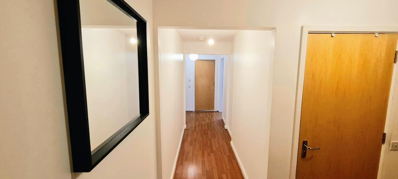 Apartment Modern Spacious 3 Bedroom Centre - Free Parking - Private Balcony - Excellent Service Edinburgh