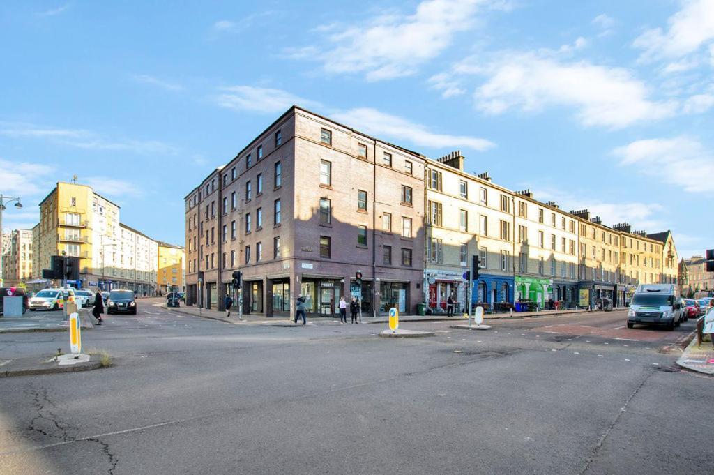 Centre 1-bed Flat, Sleeps 3 Apartment *