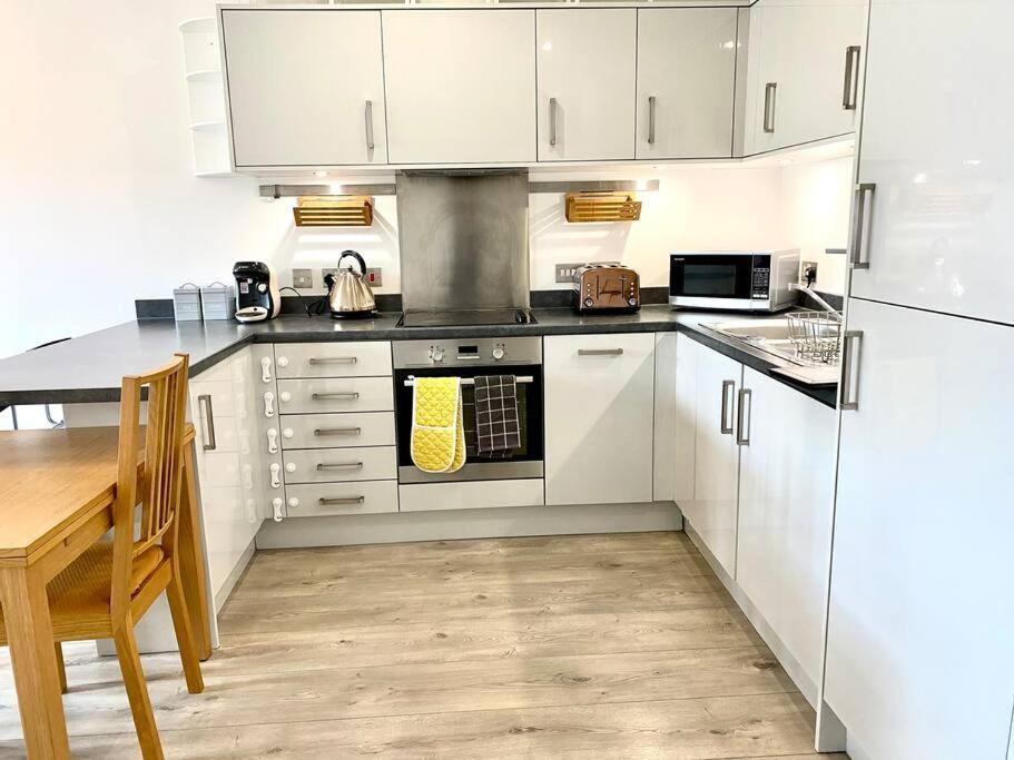 Modern With Private Terrace Edinburgh