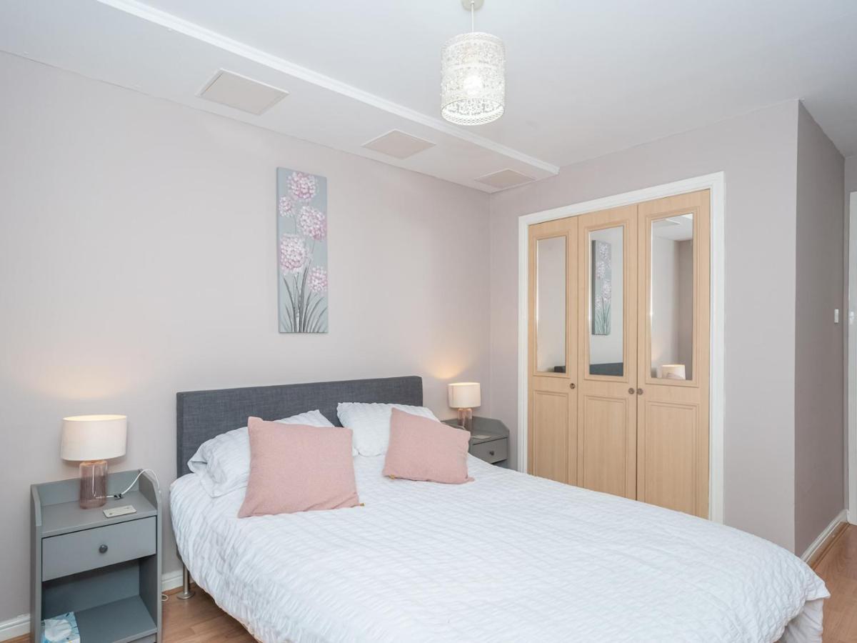 Apartment Modern Renovated 2bed Flat With Free Parking EDI