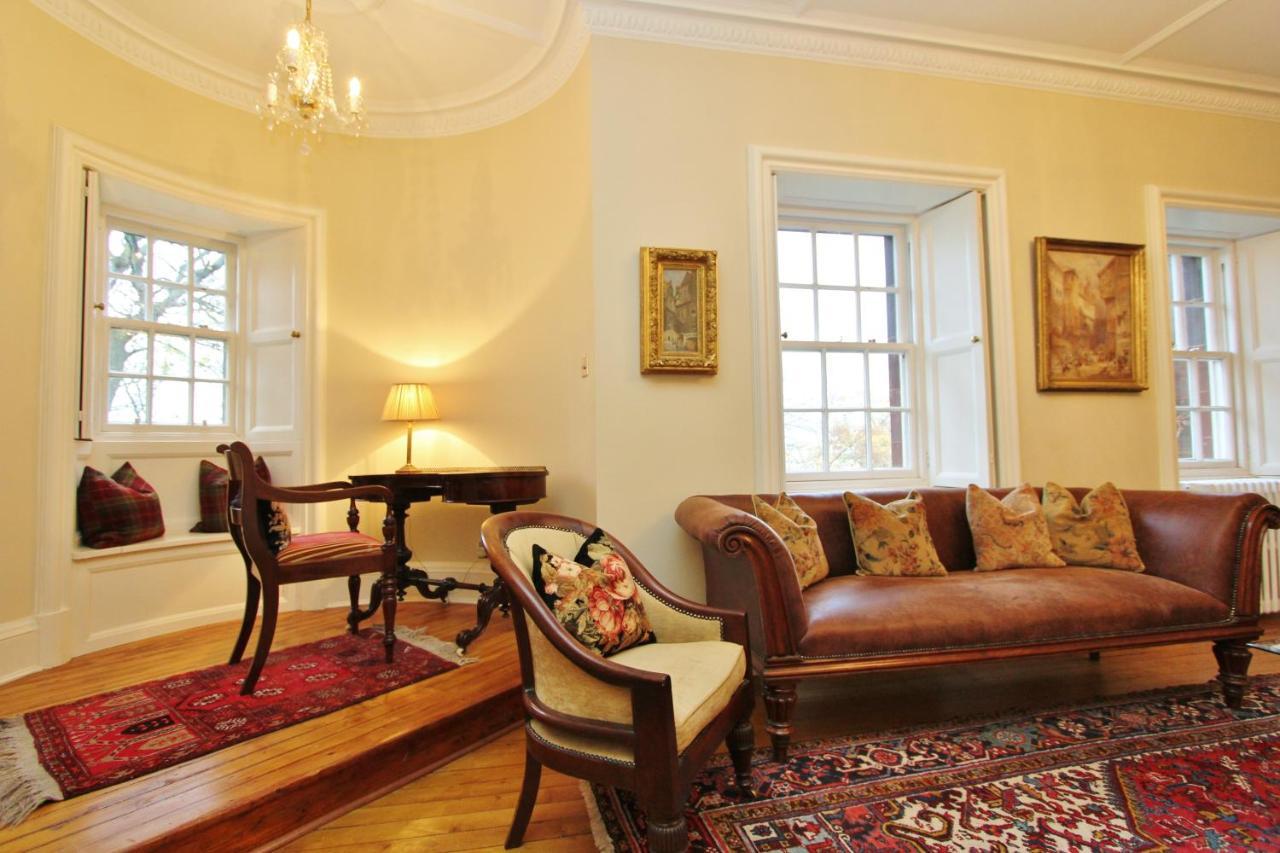 Apartment Ramsay Garden - Spacious 3-bedroom Next To Castle Edinburgh