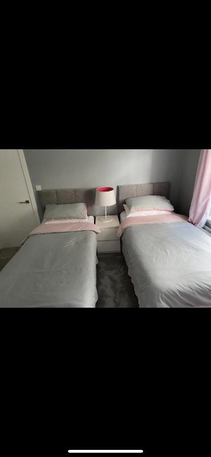Holiday home Perfect 4 Bedroom 2 Bathroom Edinburgh