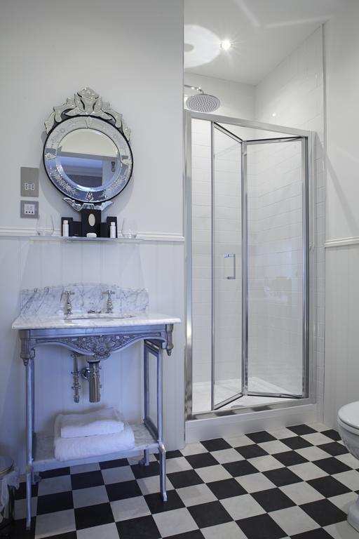 24 Royal Terrace 4*