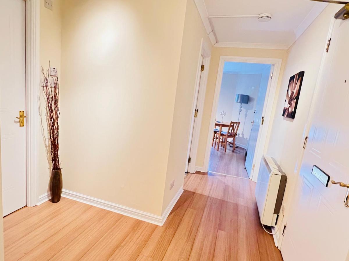 Stunning 2-bed In Free Parking *